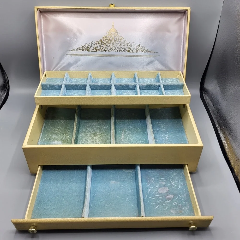 Lady Buxton Cream Jewelry Box Womens Vintage MCM 3 Tier Blue Velvet Lining